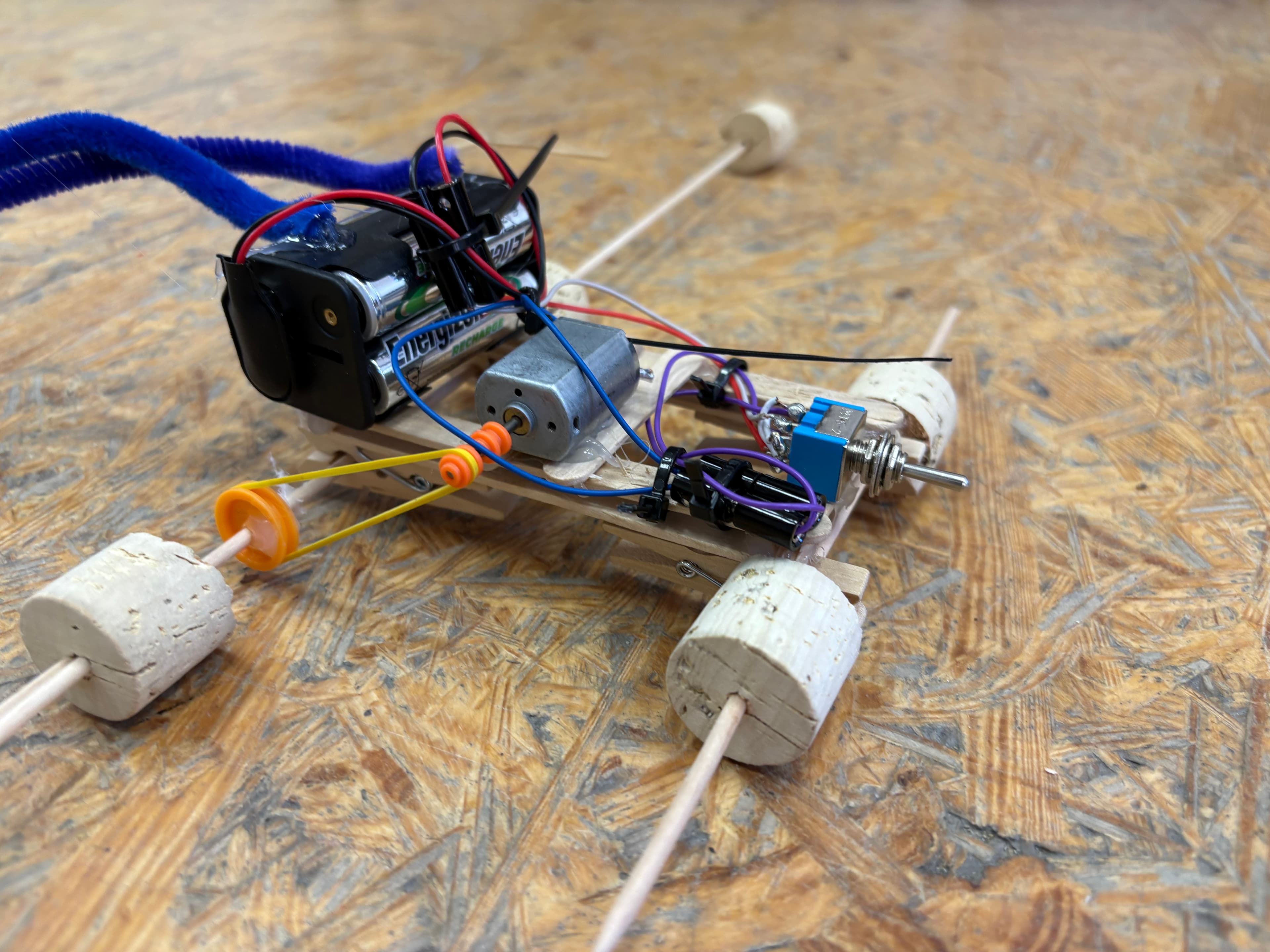 Wir bauen ein elektrisches Auto – Technik-Kurs für Kinder