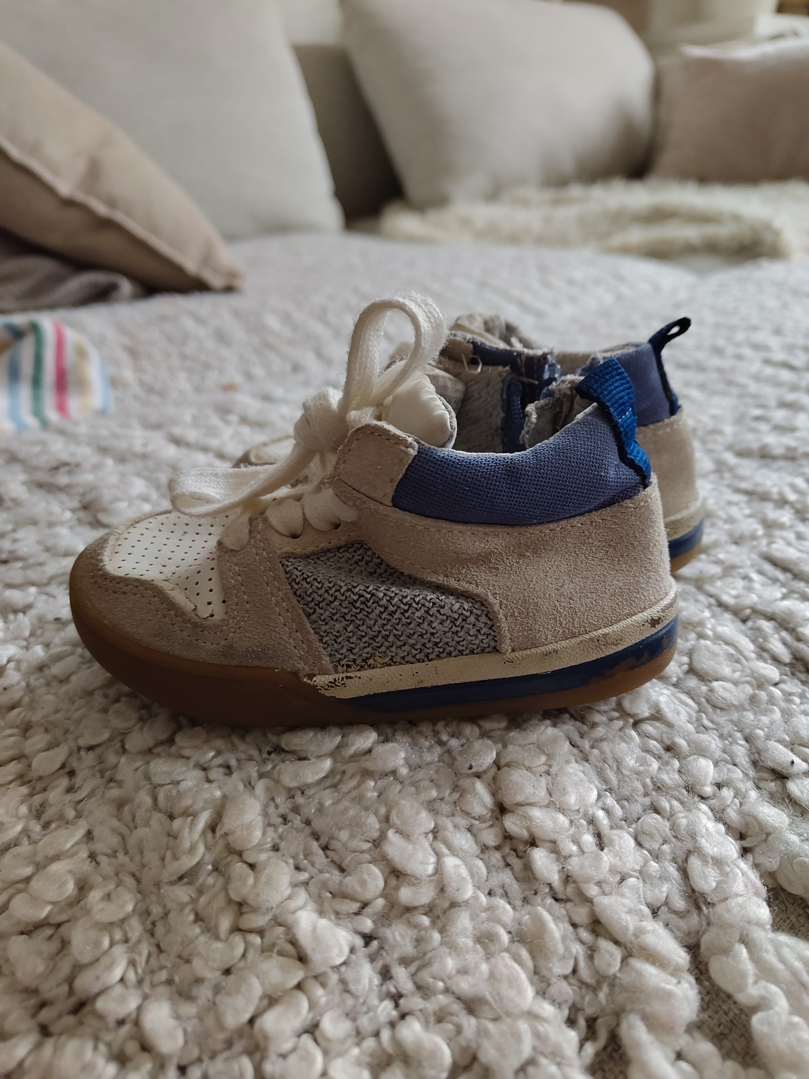 Baby Sneakers Gr. 22