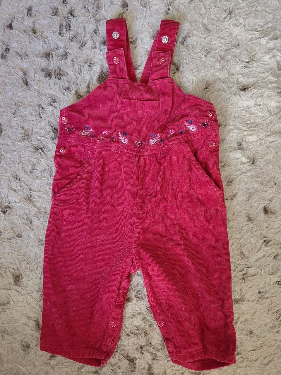 Latzhose rot, Gr. 62