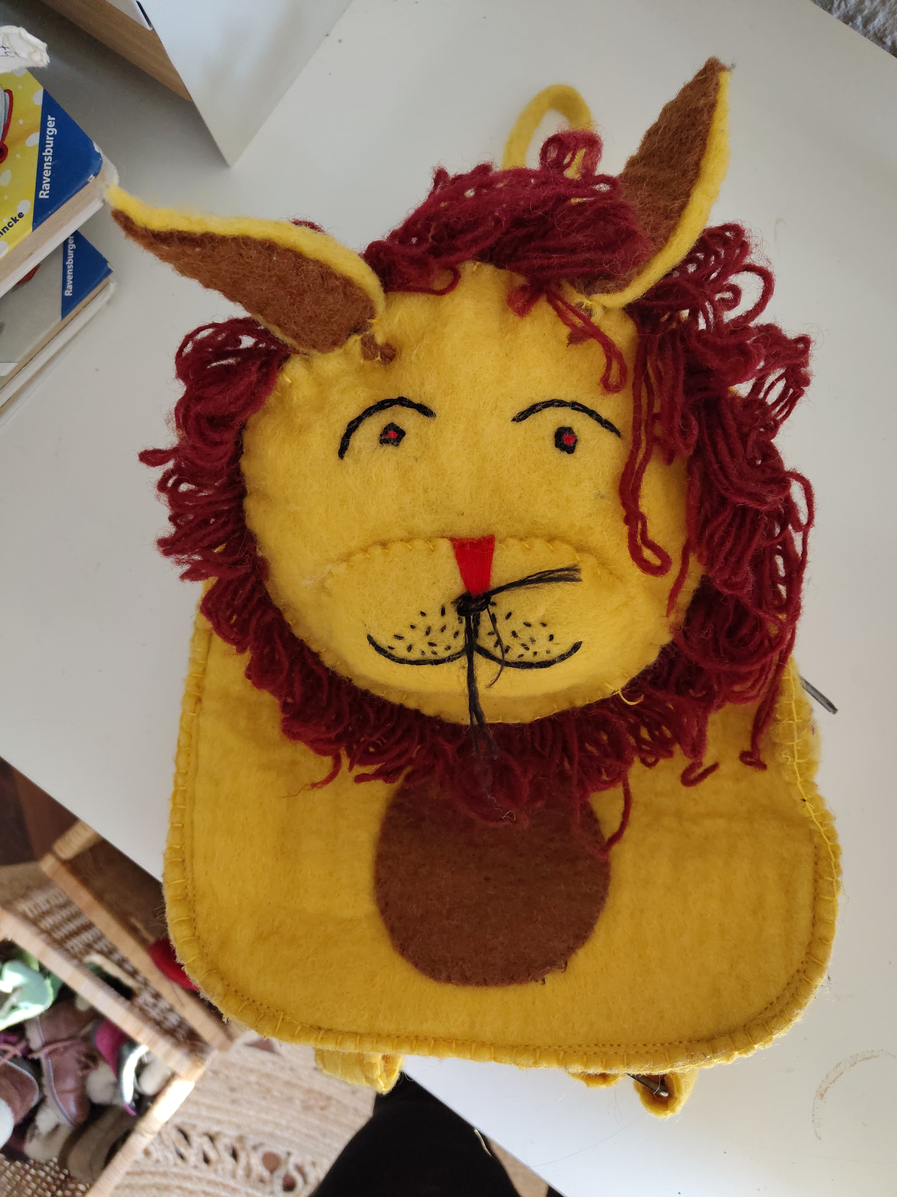 Super sweeter Filzrucksack Löwe Okerfarben