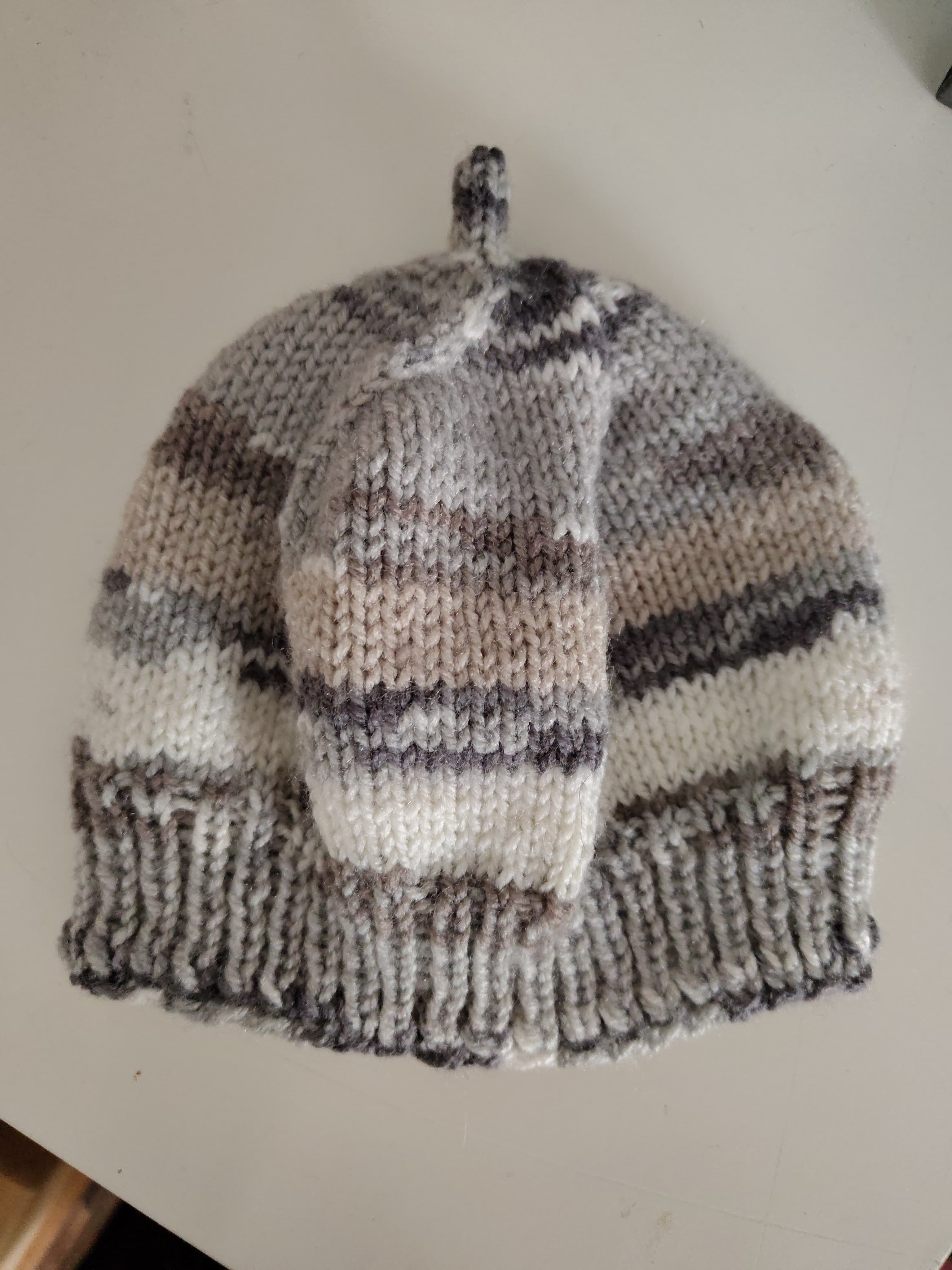 Handgestrickte Babymütze