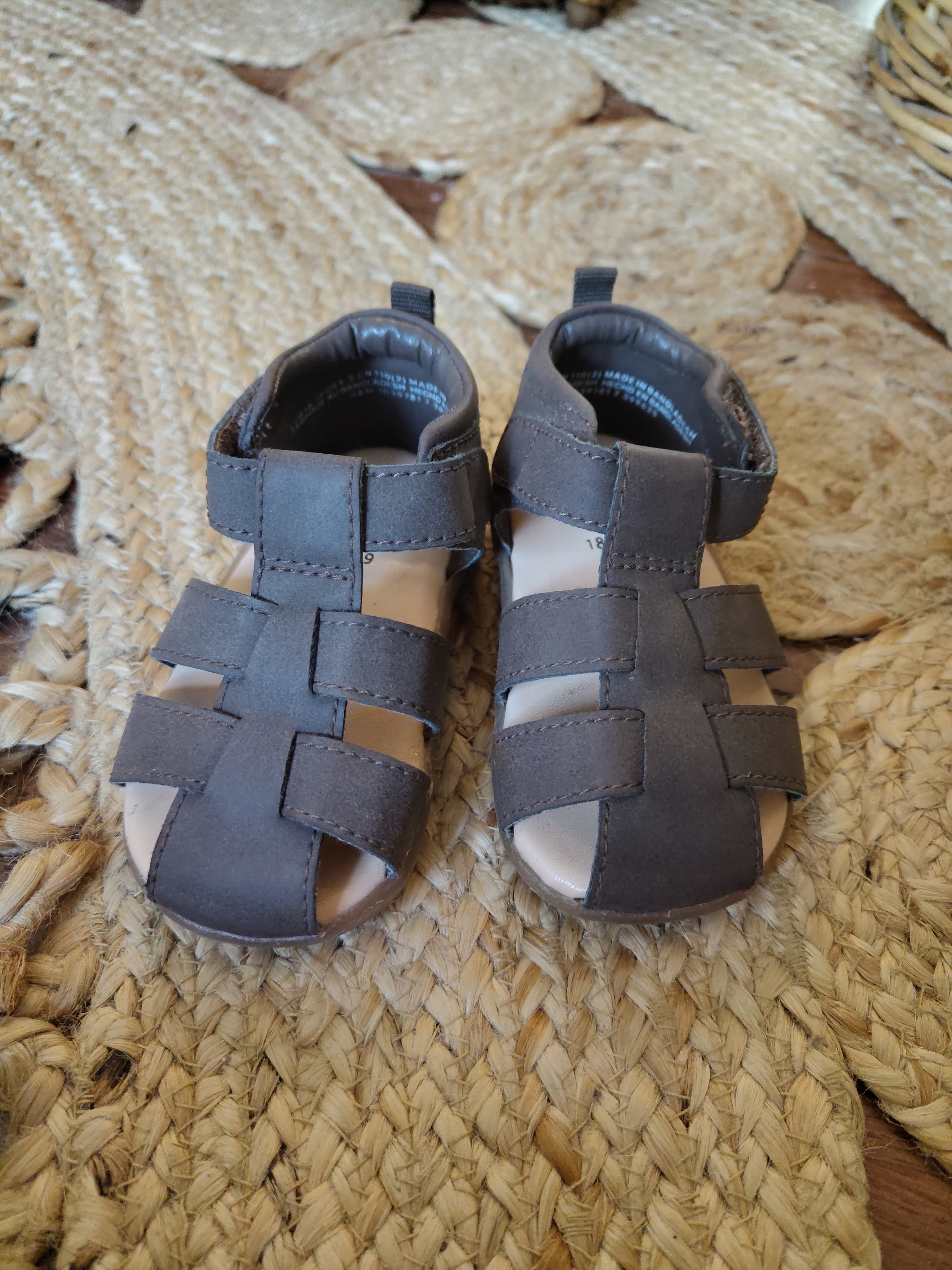 Süsse neue Sandalen 18/19